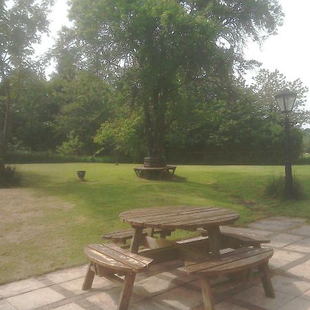The Crown Inn Alvediston Exterior foto