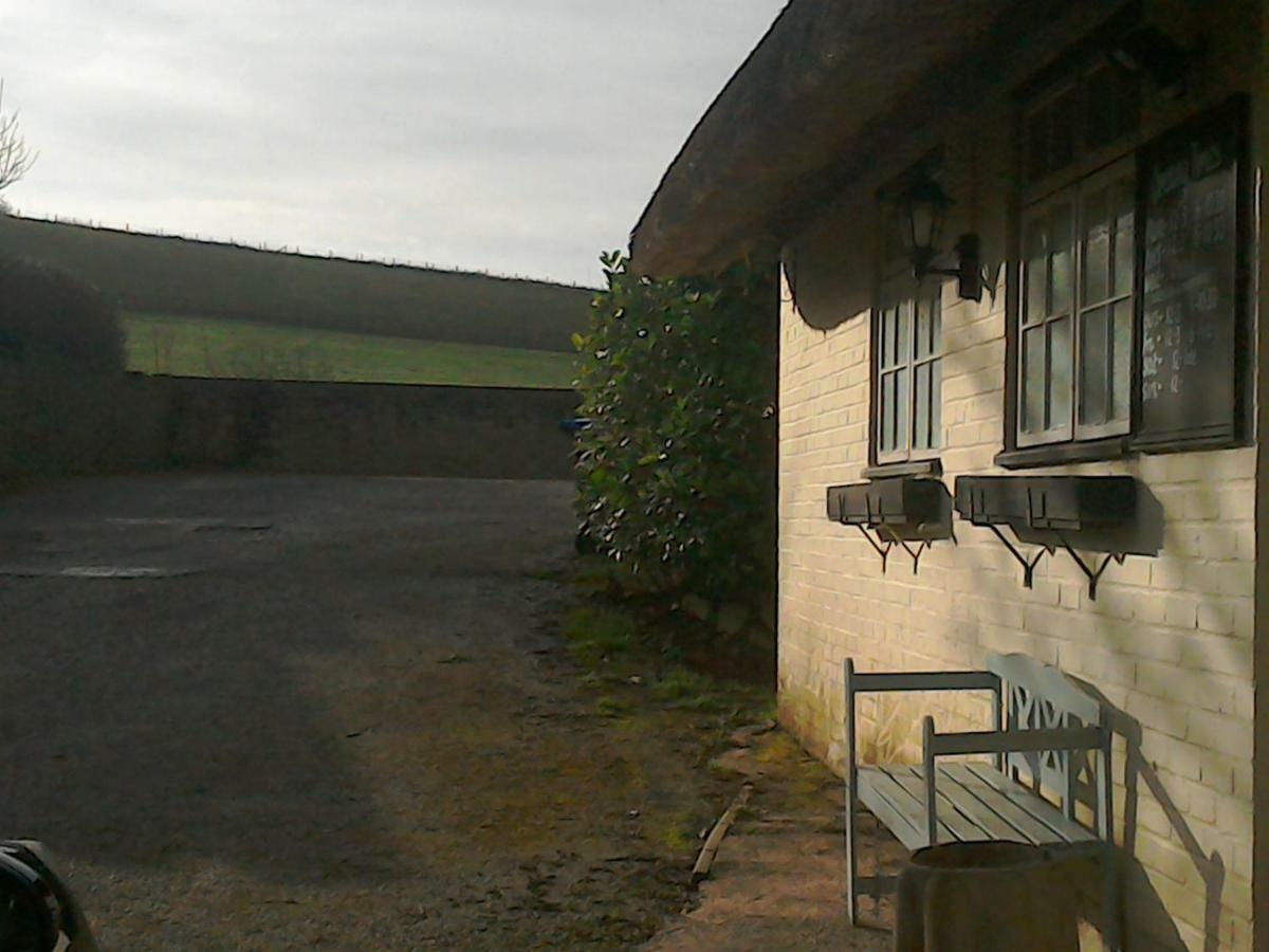 The Crown Inn Alvediston Exterior foto