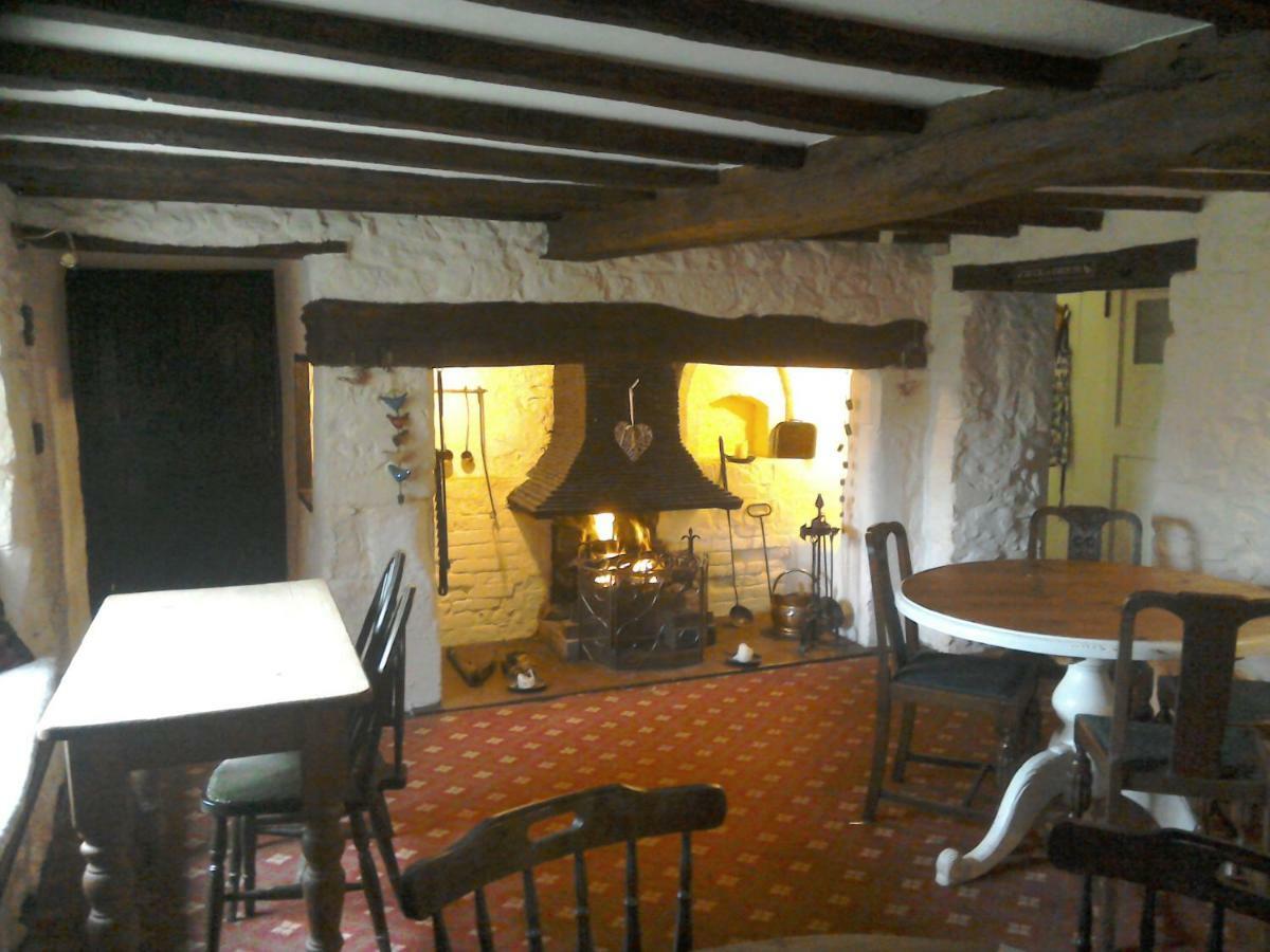The Crown Inn Alvediston Exterior foto