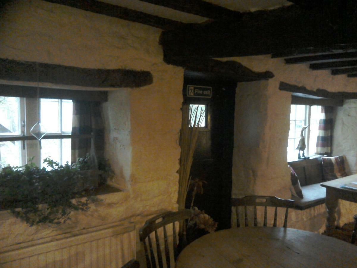 The Crown Inn Alvediston Exterior foto