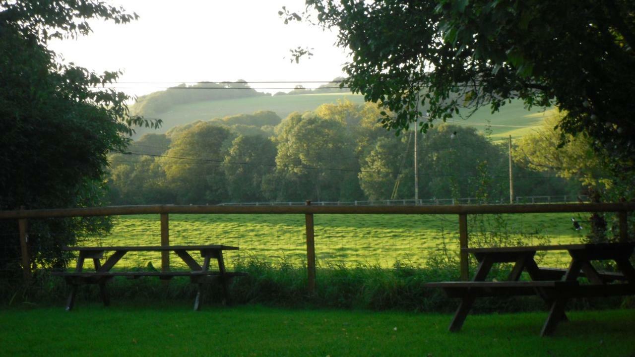 The Crown Inn Alvediston Exterior foto