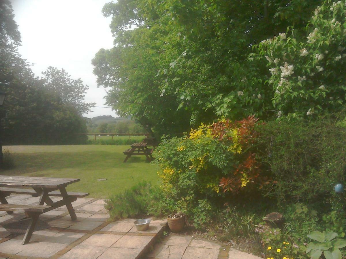 The Crown Inn Alvediston Exterior foto
