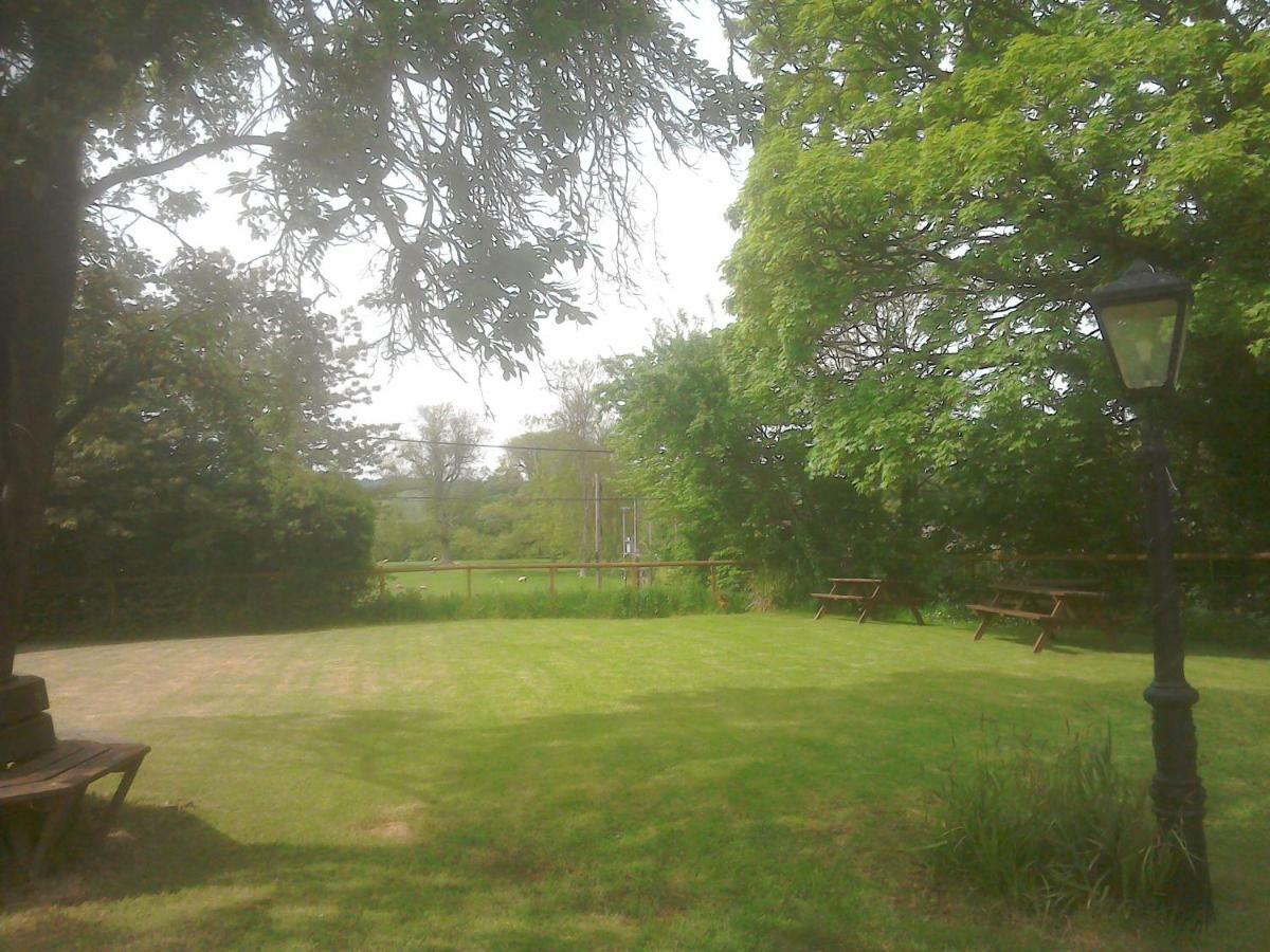 The Crown Inn Alvediston Exterior foto